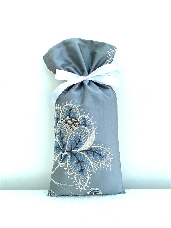 Silk gift bags online