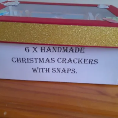 6 Glittery Handmade Christmas Crackers w 4