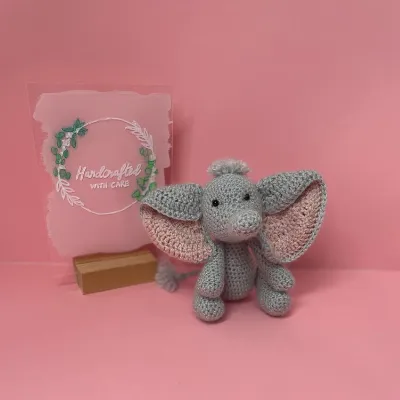 Baby elephant crochet toy 1