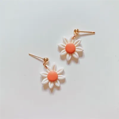 Boho Simplistic Daisy Dangle Earrings pink