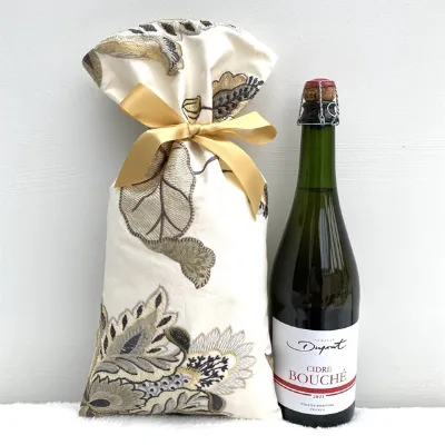 Cream Gift Bag - Grey Floral Embroidery 5