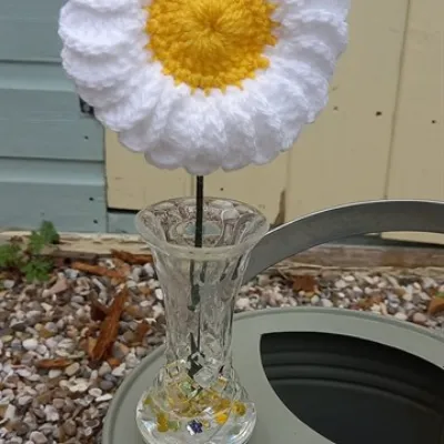 Daisy crochet immatation flower in cryst 3