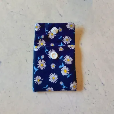 Discreet Sanitary Pouch Daisies 4