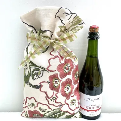 Eco Friendly Fabric Embroidery Gift Bag 2