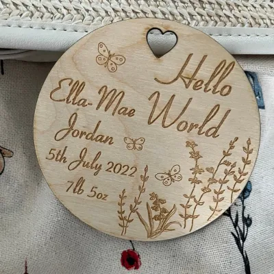 Engraved wooden Baby announcement, Hello 1