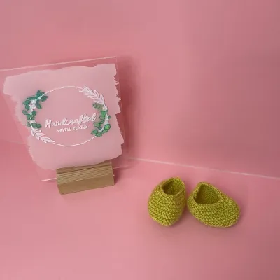 Hand made crochet baby booties 2