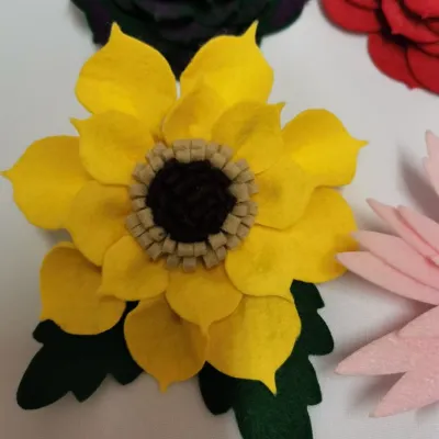 Handmade felt Sunflower Broach gift Idea 5