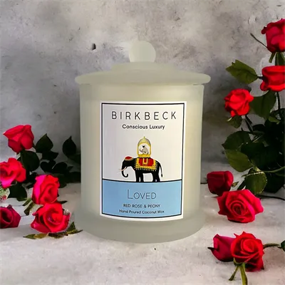 LOVED, Rose & Peony Candle 450cl extra primary Naomi