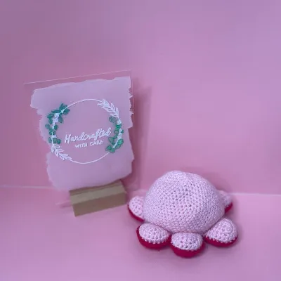 Reversible mood octopus crochet toy 3