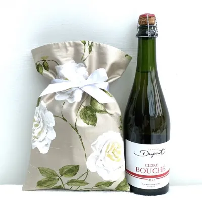 Silk Gift Bag with White Printed Roses Size 2
