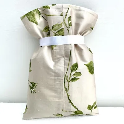 Silk Gift Bag with White Printed Roses Back 4