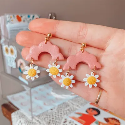 Simplistic Summer Daisy Dangles 1