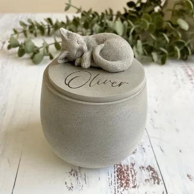 Small indoor personalised Concrete urn | 1