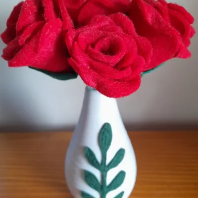 These 4 lovely Red Roses Hand made felt  3