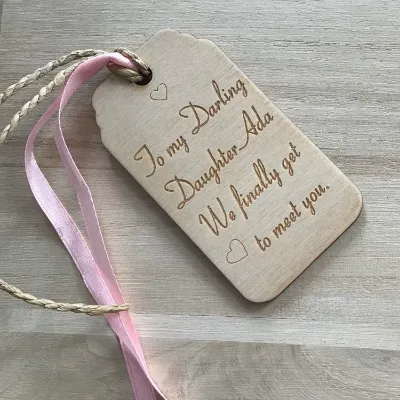 Wooden engraved gift tag, s 1