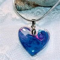 Beautiful resin heart chains gallery shot 8