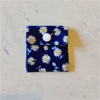 Discreet Sanitary Pouch Daisies 2