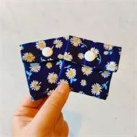 Discreet Sanitary Pouch Daisies 3 gallery shot 1