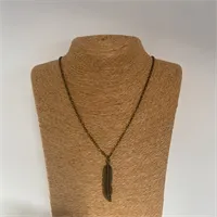 Feather Necklace (731)