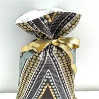 Patterned Embroidery Linen Gift Bag Ribbon and Lining 3