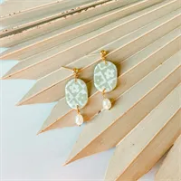 Simplistic Floral Pearl Earrings 1