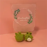 Small crochet frog 3