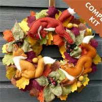 The Foraging Foxes Autumn Wreath Kit